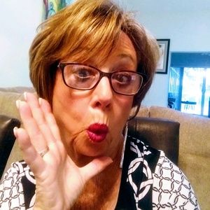 Meet your Posher, Bobbi